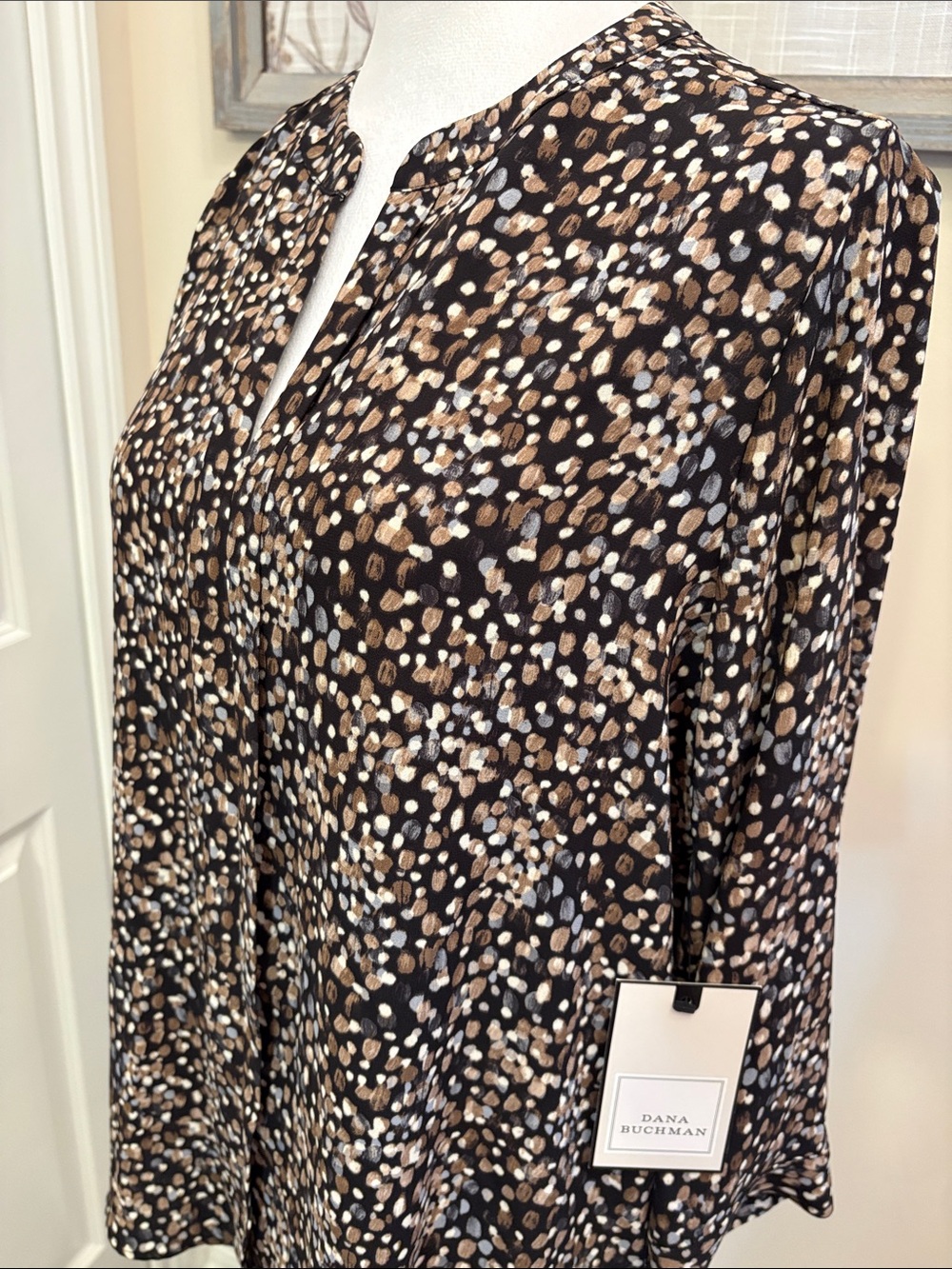 NWT Dana Buchman Split-Neck Blouse with Brown and Cream Dots Medium 3/4 sleeves - Picture 8 of 14